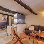 Old Castle - Happy Apartment