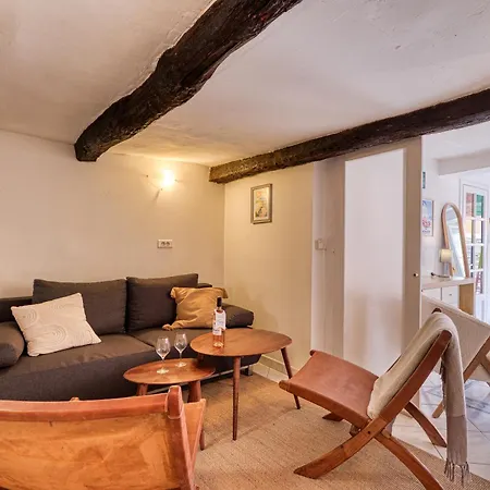 Apartment Old Castle - Happy