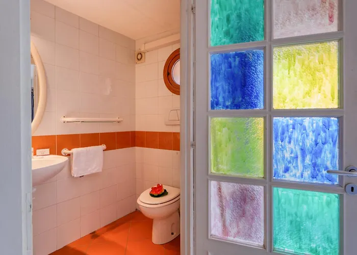 Old Castle - Happy * Menton